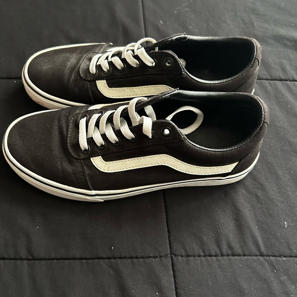 Vans, women’s size 9.5 - Picture 3 of 3